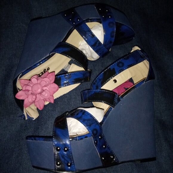 PAZZLE " SCARLET THE BLUE " With Pink Flower ( BRAND NEW !!! ) - Picture 4 of 4